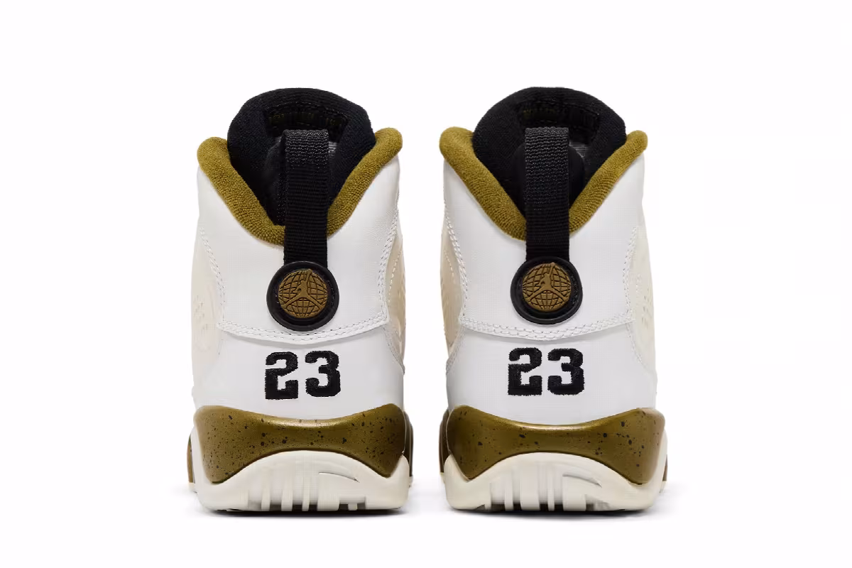 Air Jordan 9 BG Statue, view 7