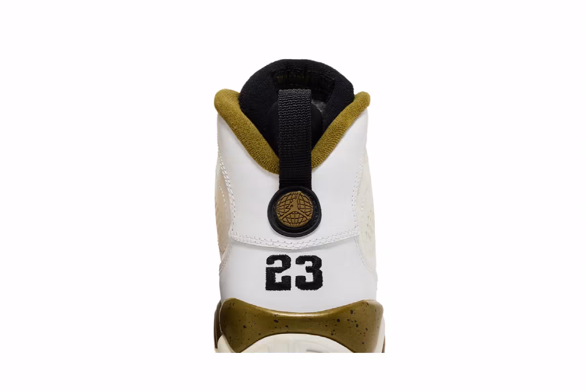 Air Jordan 9 BG Statue, view 8