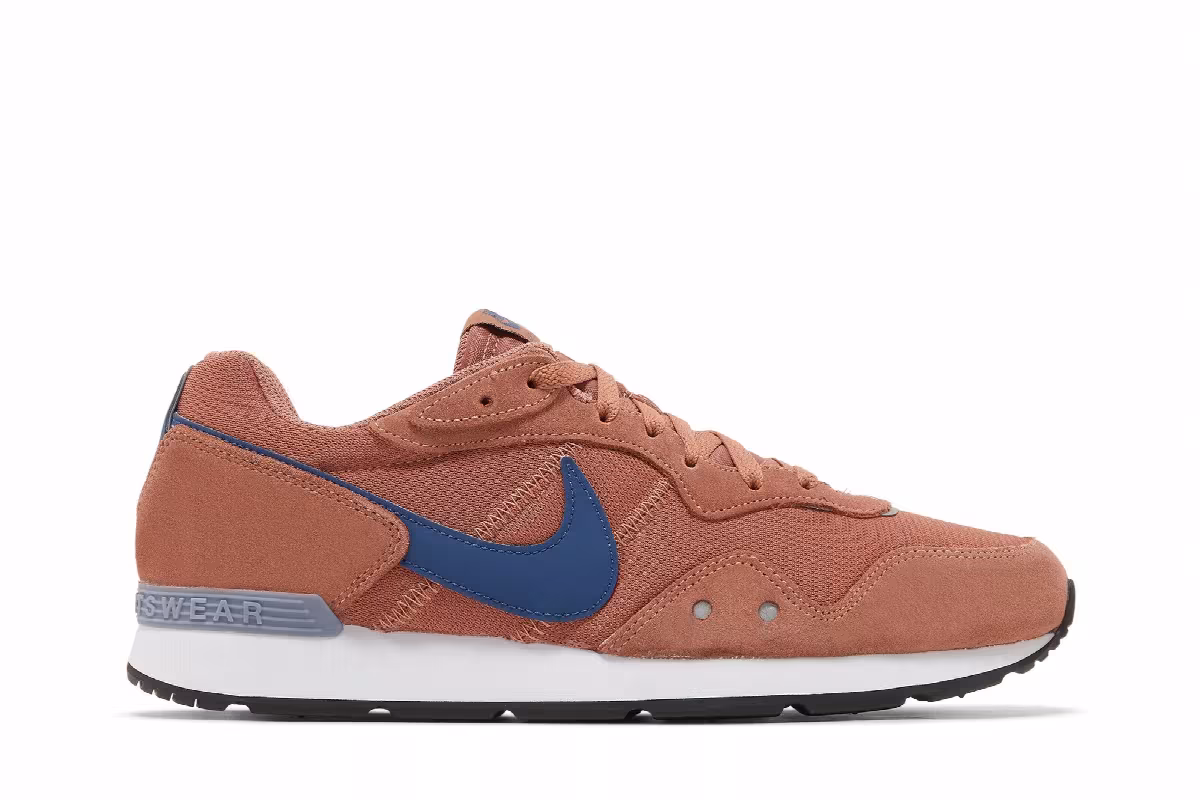 Nike Venture Runner Mineral Clay Mystic Navy, view 2