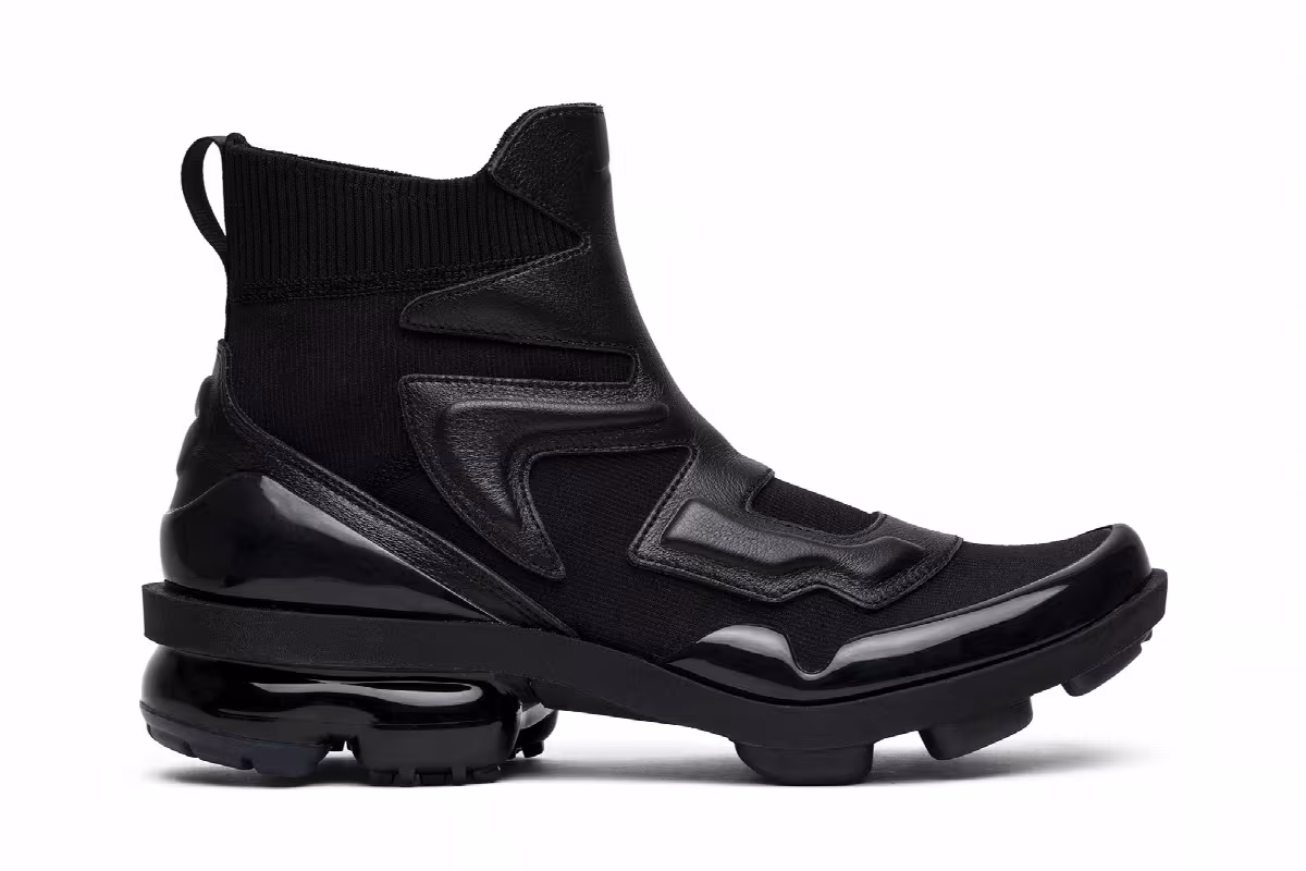 Nike Women's Air VaporMax Light 2 Triple Black, view 2
