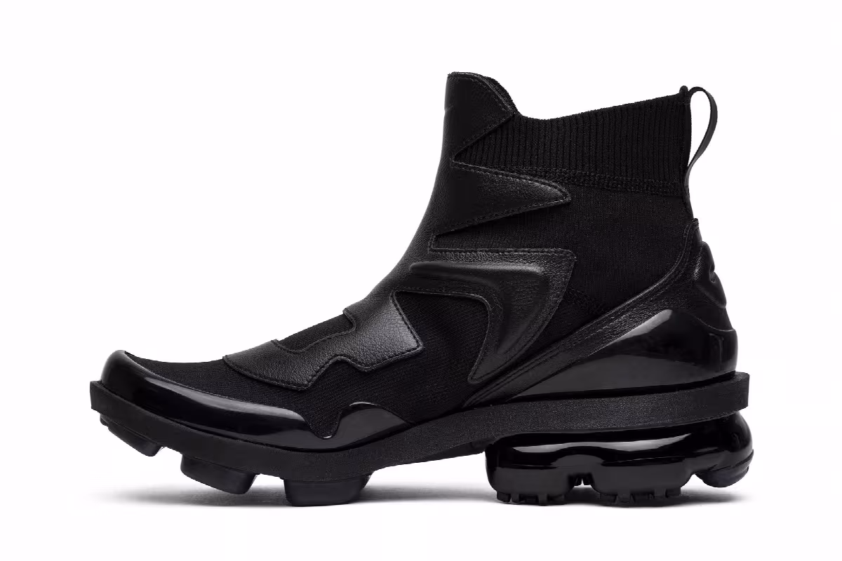 Nike Women's Air VaporMax Light 2 Triple Black, view 4