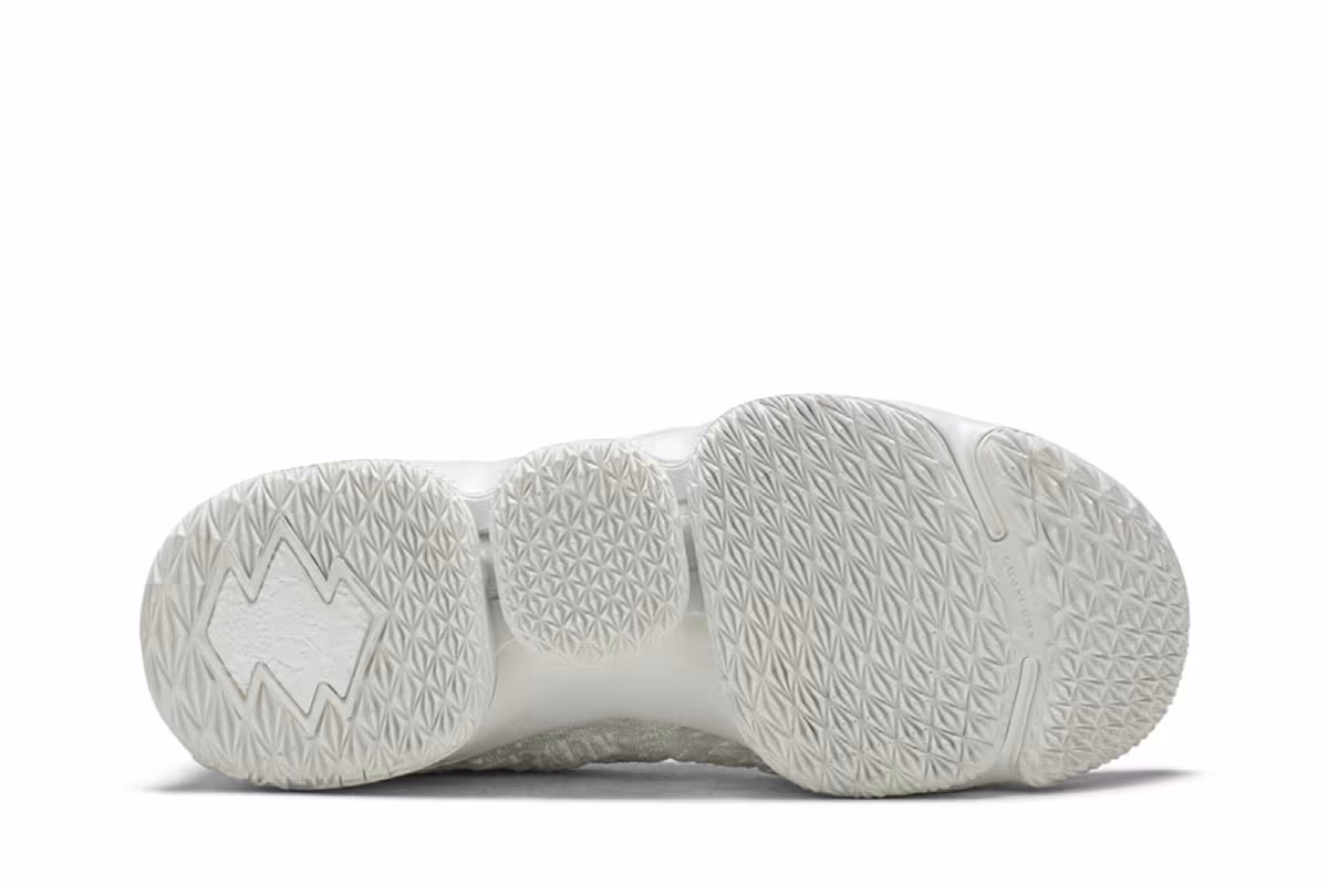 Nike LeBron 15 Equality, view 5