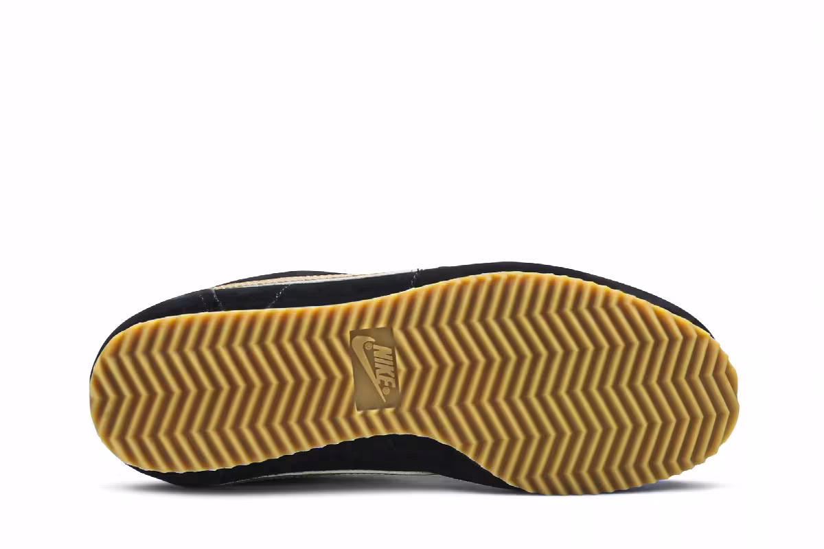Nike Women's Classic Cortez SE Metallic Gold, view 5