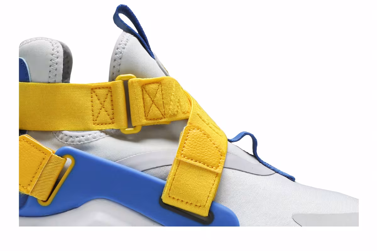 Nike Air Huarache City Low GS Platinum Blue Amarillo, view 3