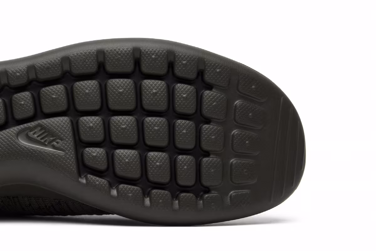 NikeLab Roshe Two Flyknit V2 Camo Cargo Khaki, view 6