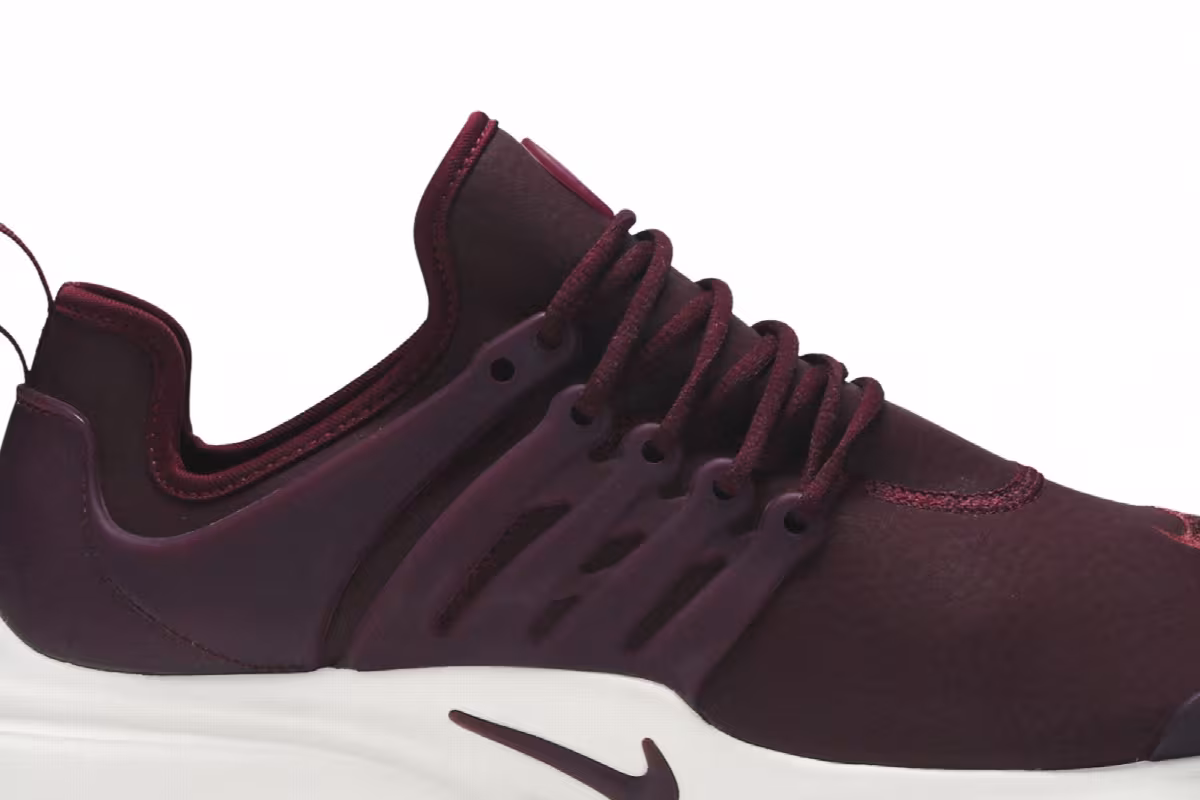 Nike Women's Air Presto Premium Night Maroon, view 3