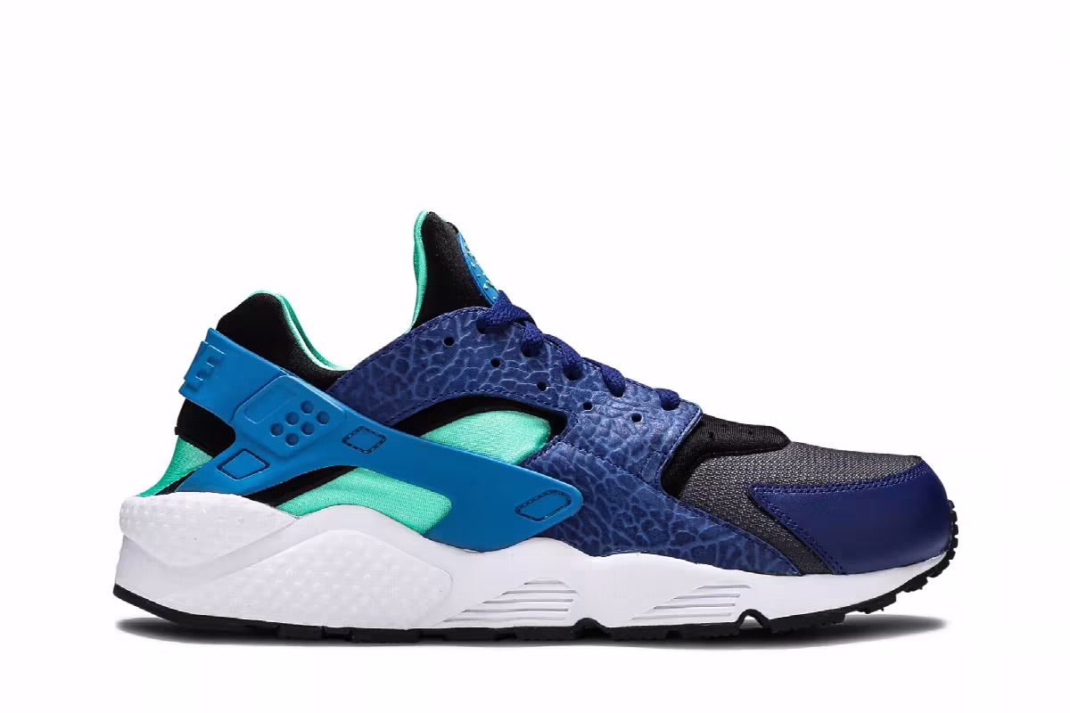 size? x Nike Air Huarache Deep Royal Blue, view 2