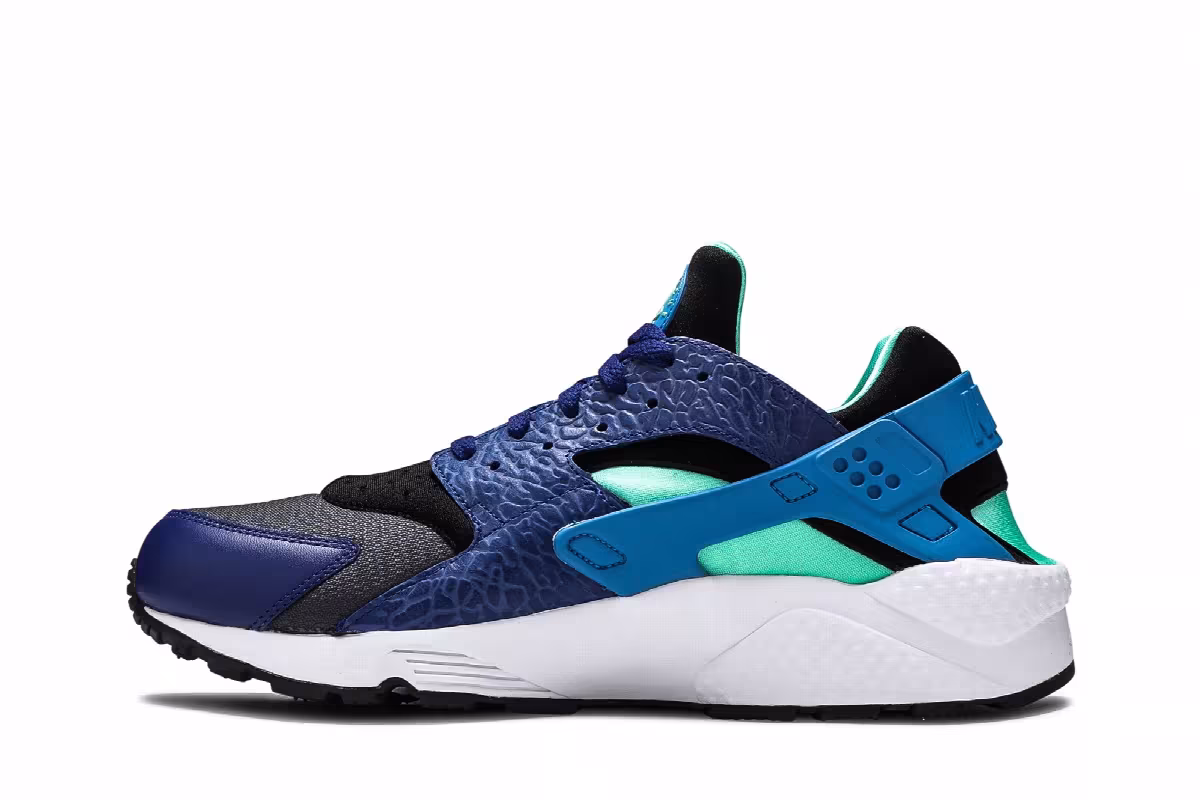 size? x Nike Air Huarache Deep Royal Blue, view 4