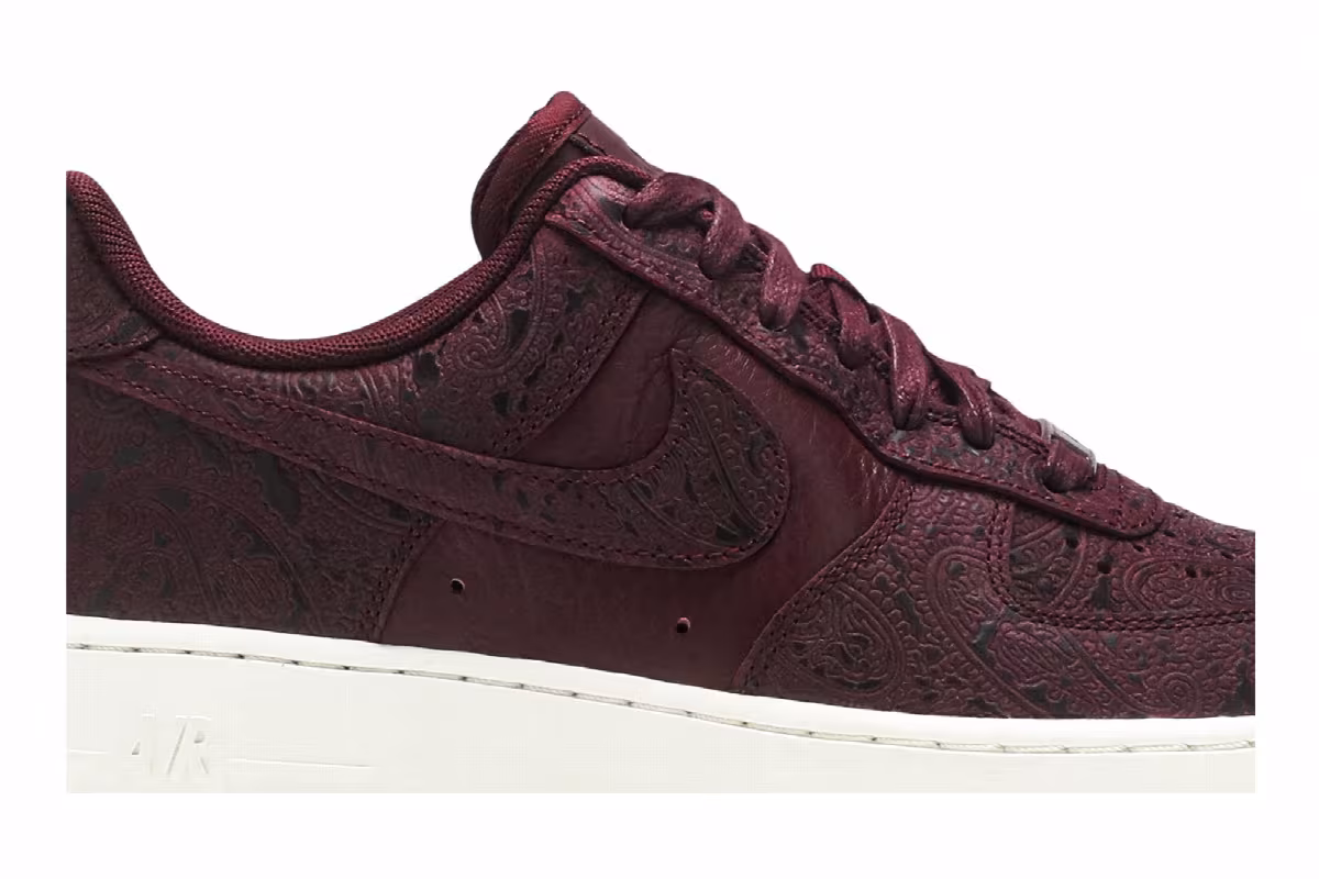Nike Women's Air Force 1 Paisley Pack, view 3
