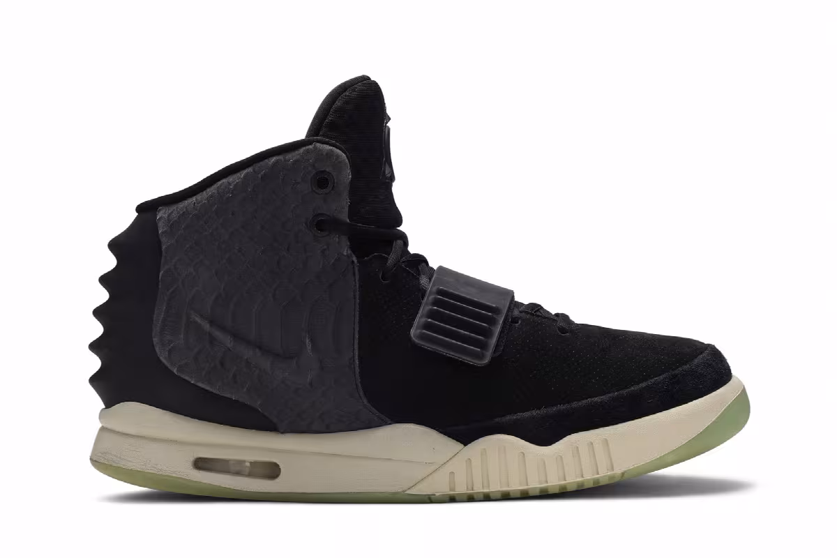 Nike Air Yeezy 2 My Beautiful Dark Twisted Fantasy, view 2
