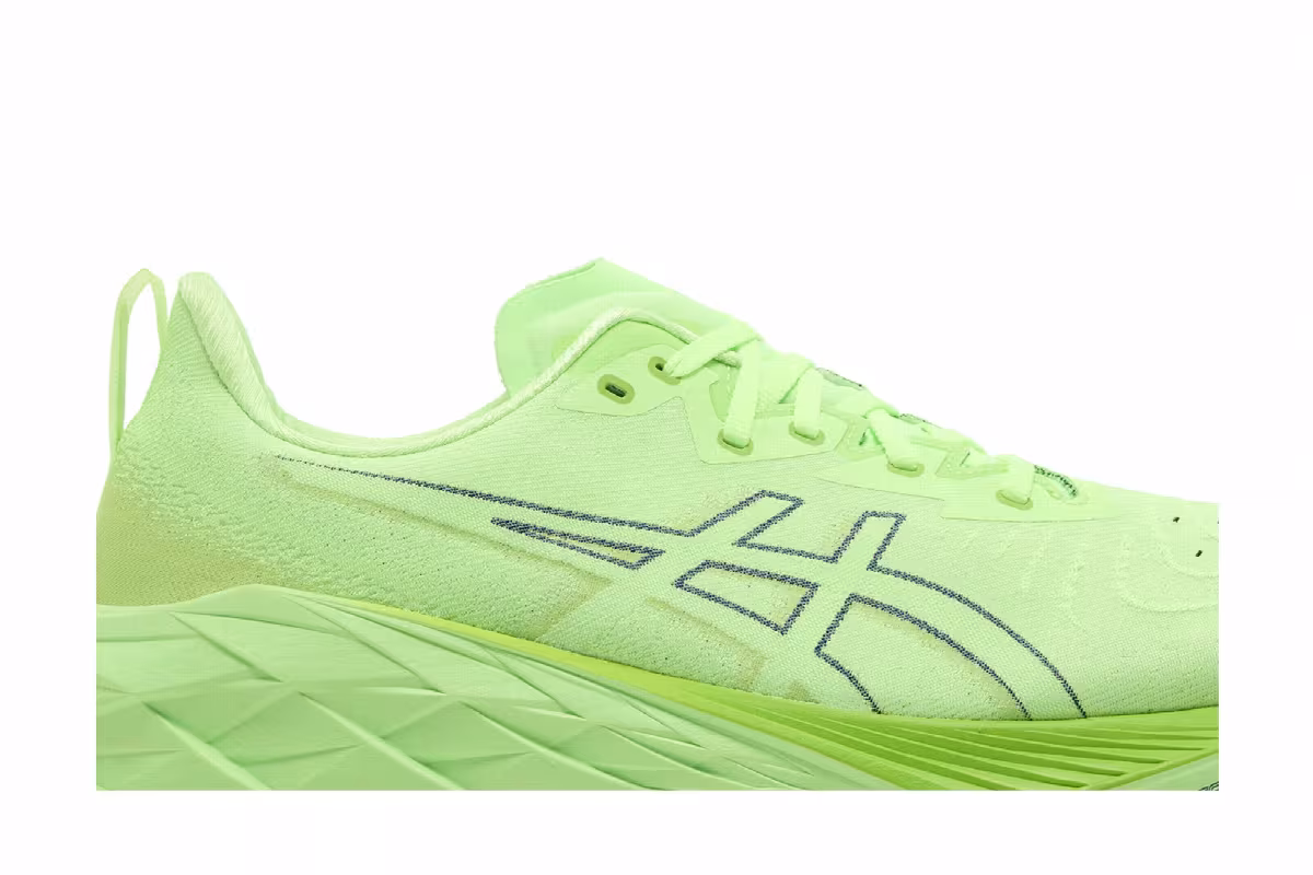 ASICS Novablast 4 Wide Illuminate Green, view 3