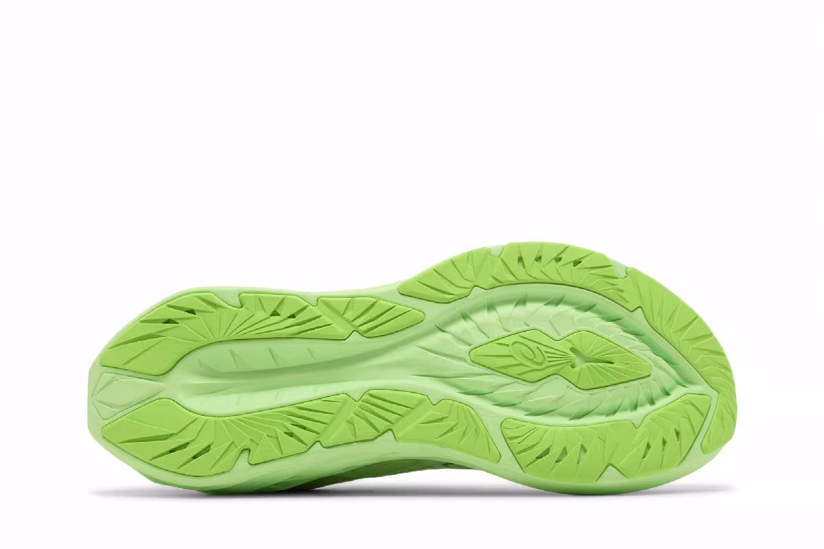 ASICS Novablast 4 Wide Illuminate Green, view 5