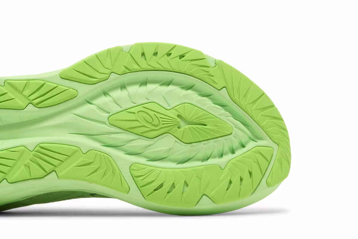 ASICS Novablast 4 Wide Illuminate Green, view 6