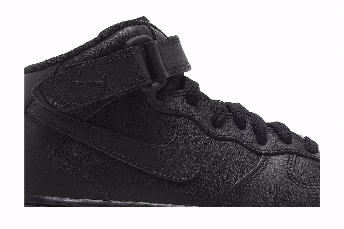 Nike Women's Air Force 1 Triple Black, view 3