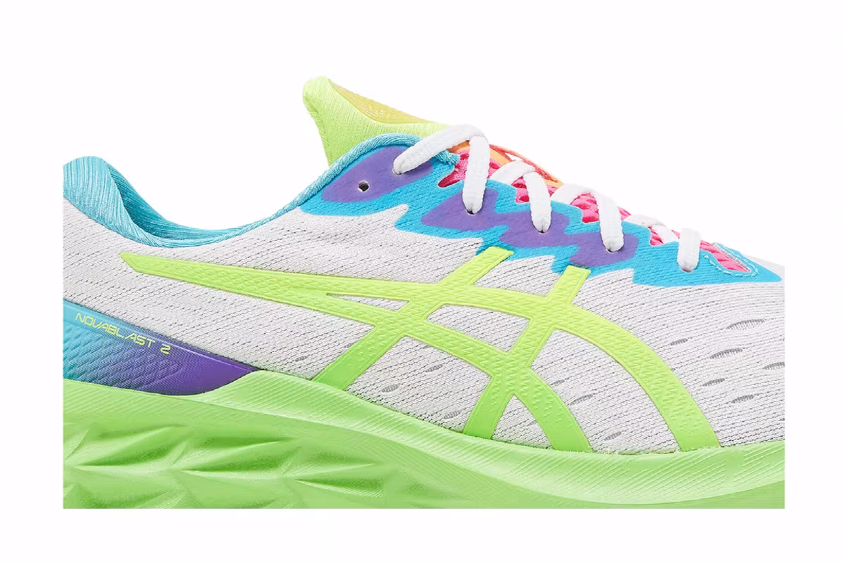 Asics Novablast 2 White Safety Yellow, view 3