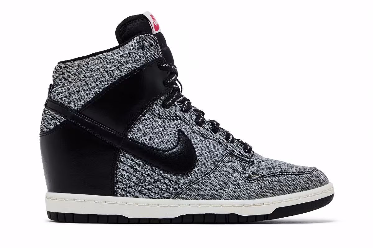 Nike Women's Dunk Sky High TXT Black Wolf Grey, view 2