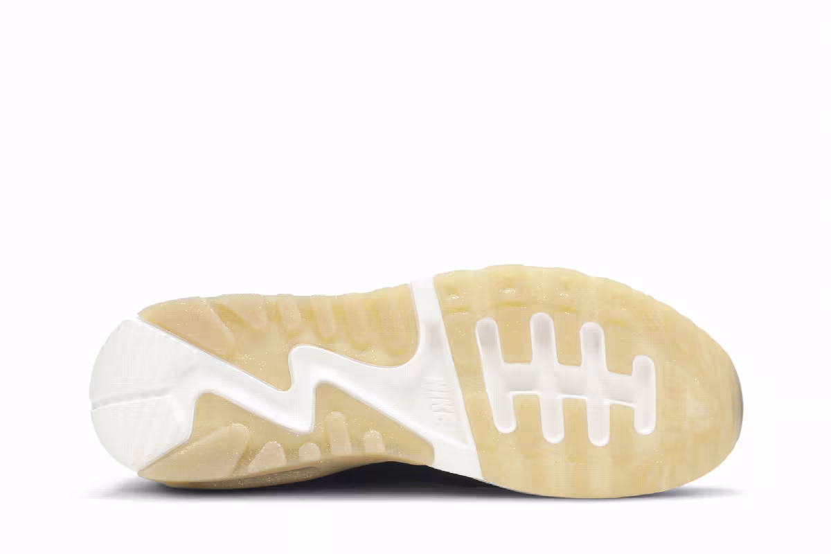 Nike Women's Air Max 90 Ultra Flyknit Metallic Gold, view 5