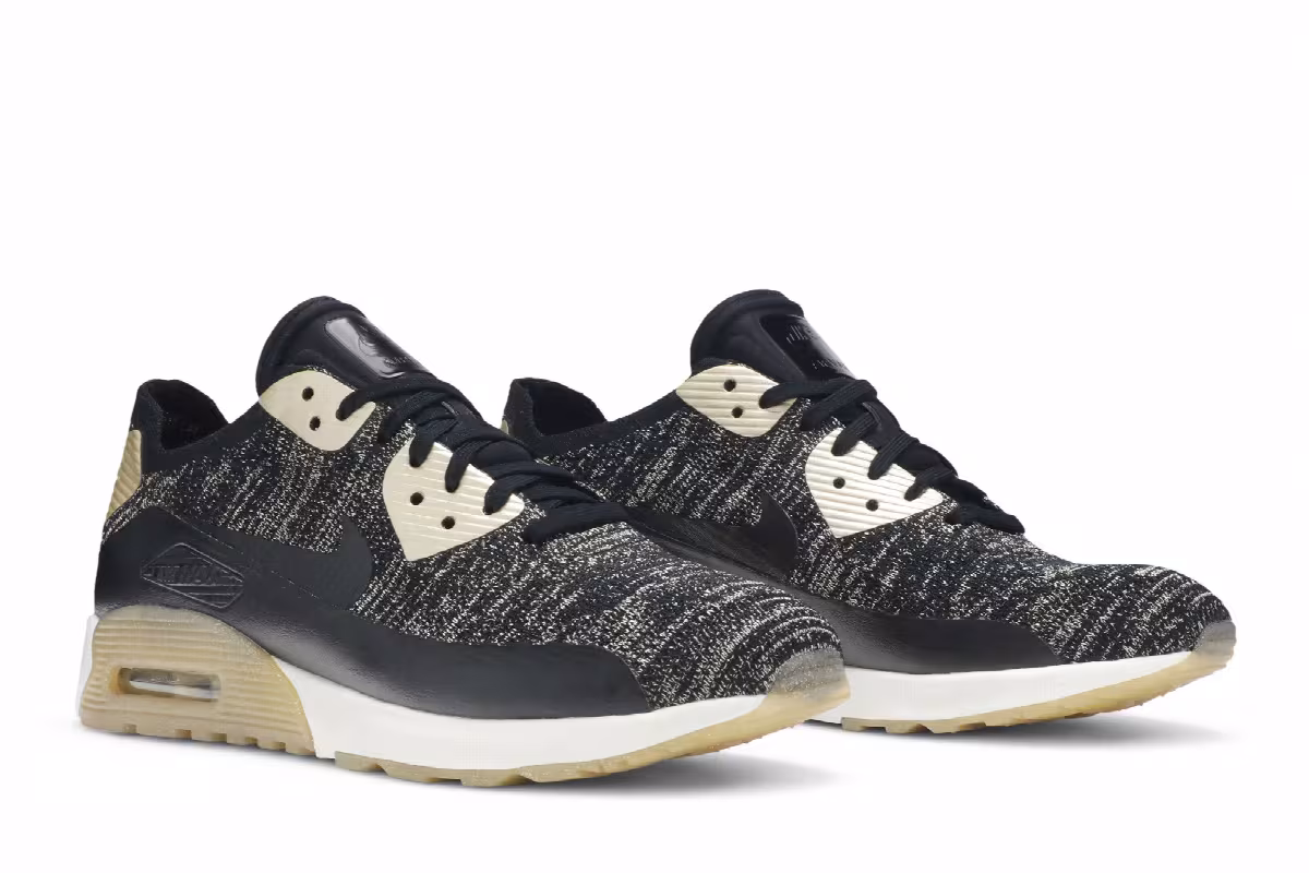 Nike Women's Air Max 90 Ultra Flyknit Metallic Gold, view 9