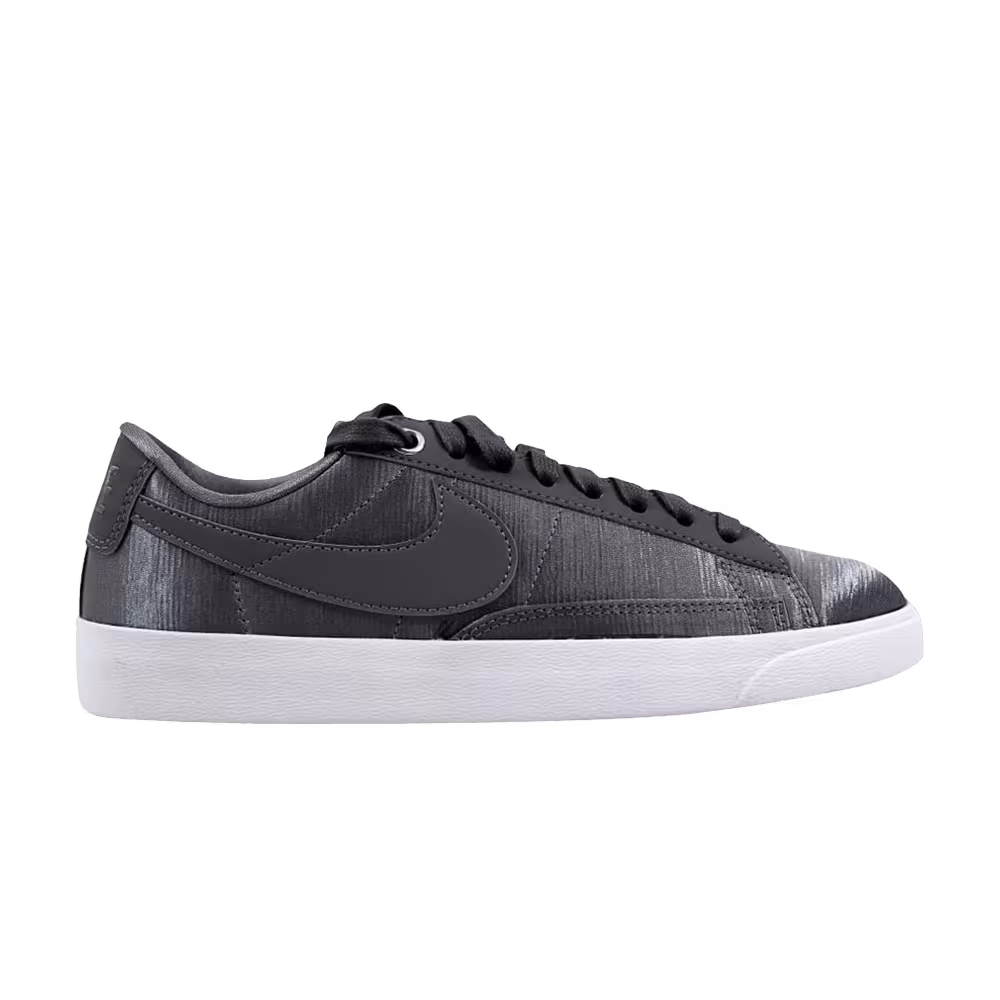 Nike Women's Blazer Low SE Gunsmoke