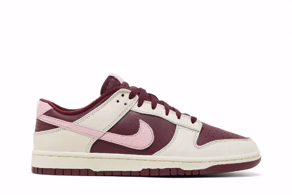 Nike Dunk Low Premium Valentine's Day, view 2