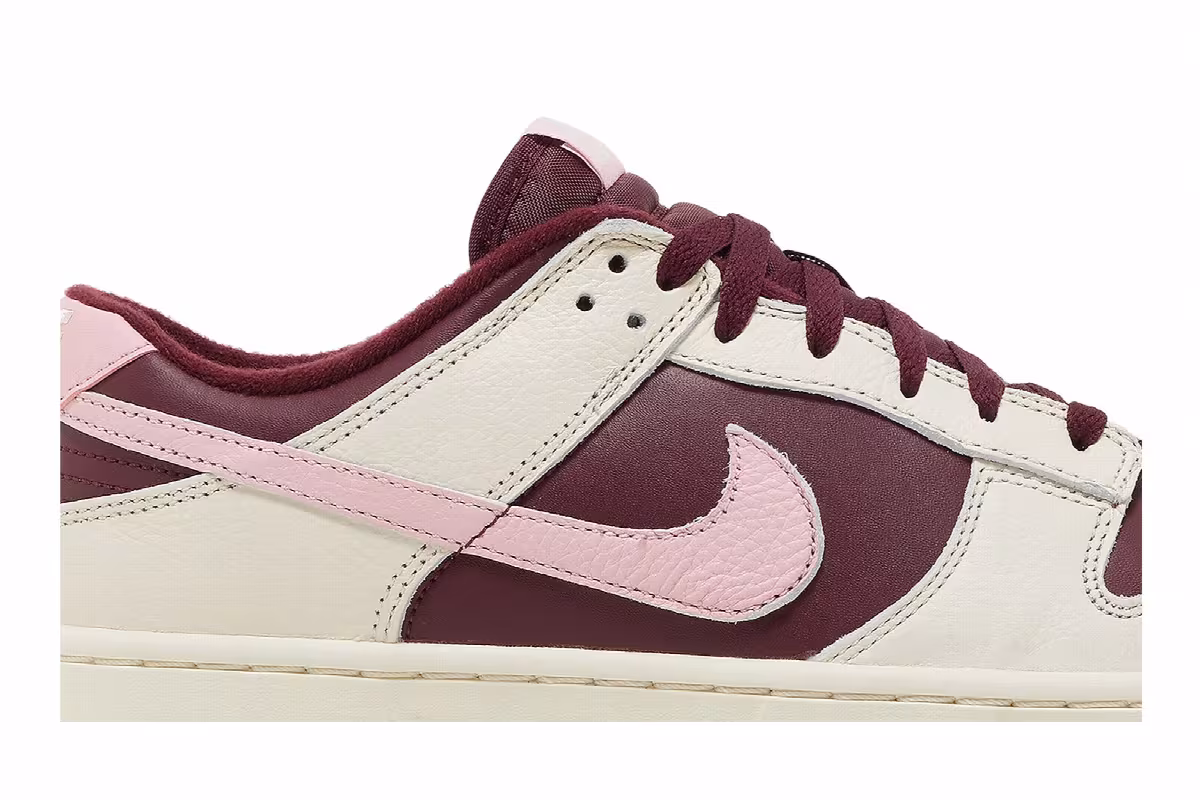 Nike Dunk Low Premium Valentine's Day, view 3