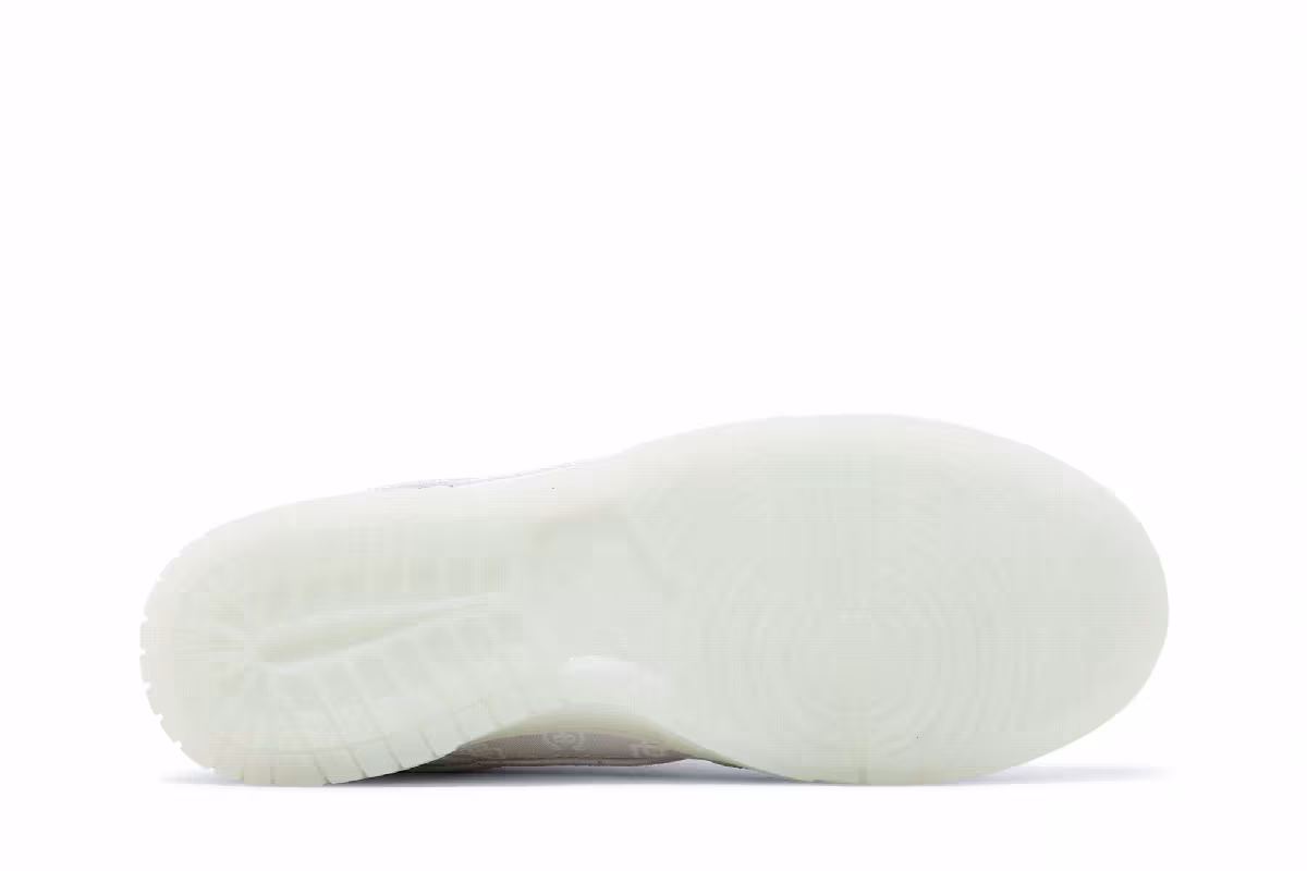 Fragment Design x CLOT x Nike Dunk Low SP 20th Anniversary, view 5