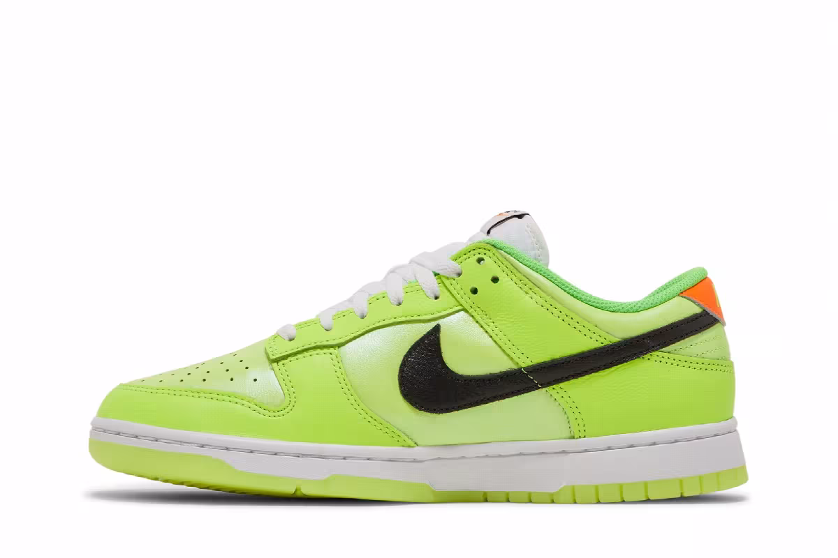 Nike Dunk Low SE Volt, view 4