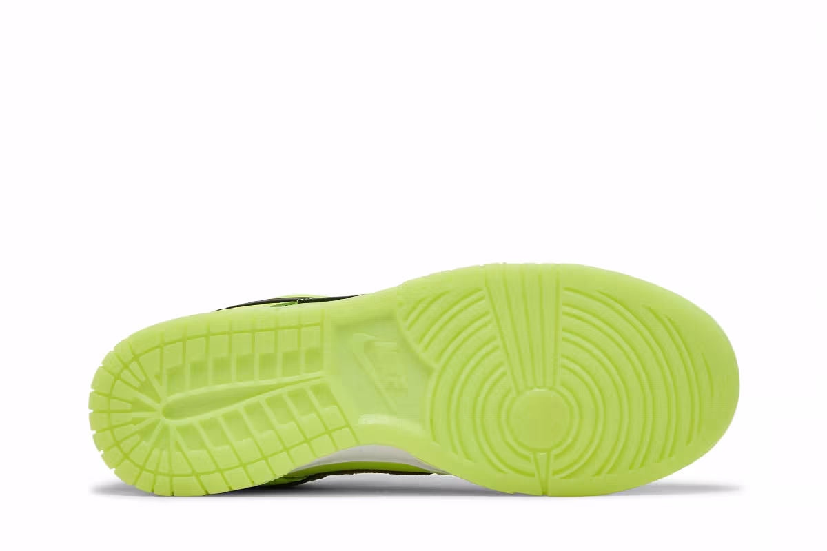 Nike Dunk Low SE Volt, view 5