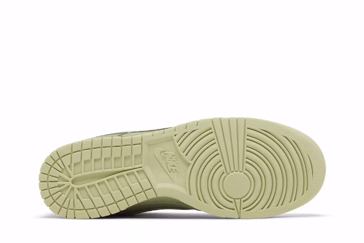 Nike Dunk Low Premium Oil Green, view 5