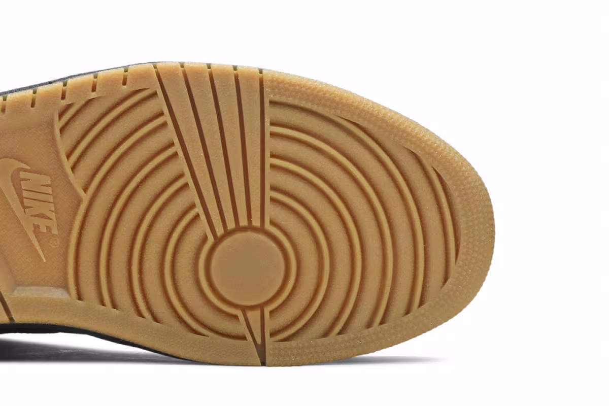 Air Jordan 1 Gum Bottom, view 6