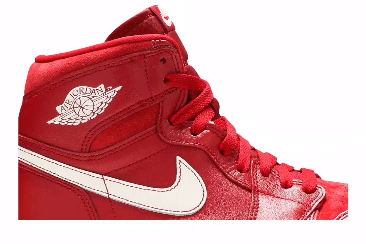 Air Jordan 1 High OG Gym Red, view 3