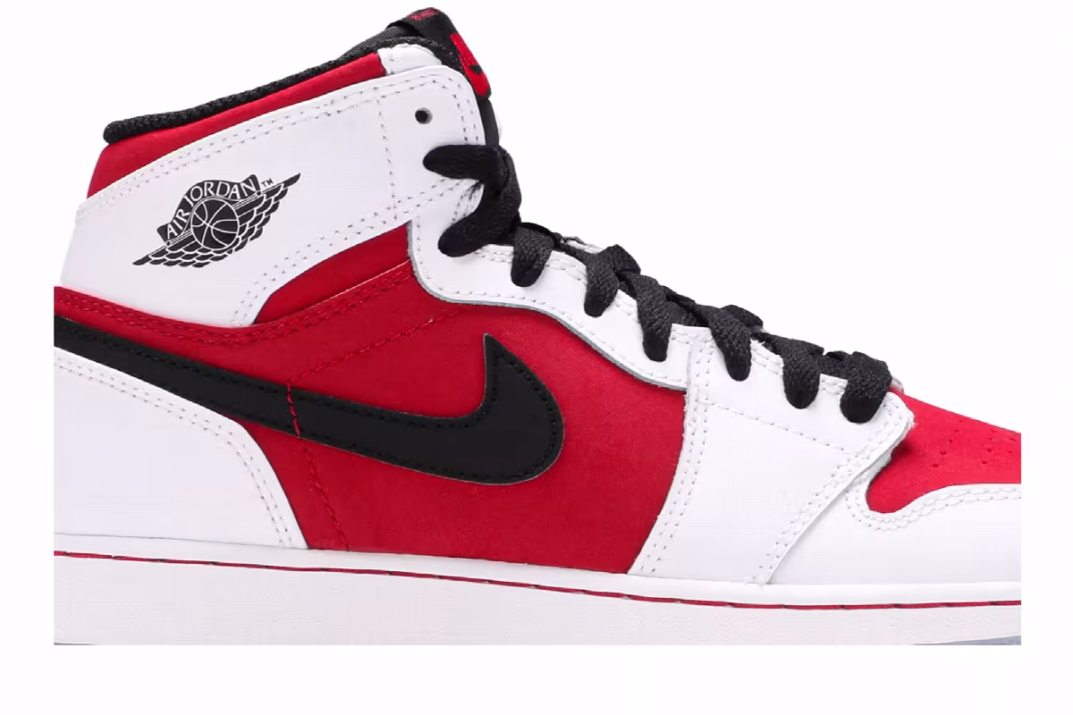 Air Jordan 1 OG BG Carmine, view 3