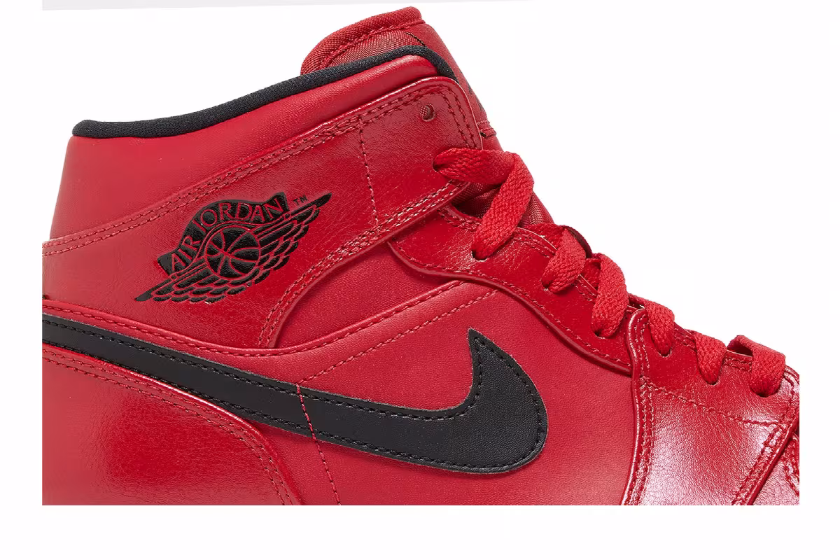Air Jordan 1 Mid Gym Red, view 3