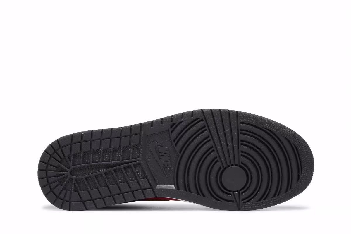 Air Jordan 1 Mid Gym Red, view 5