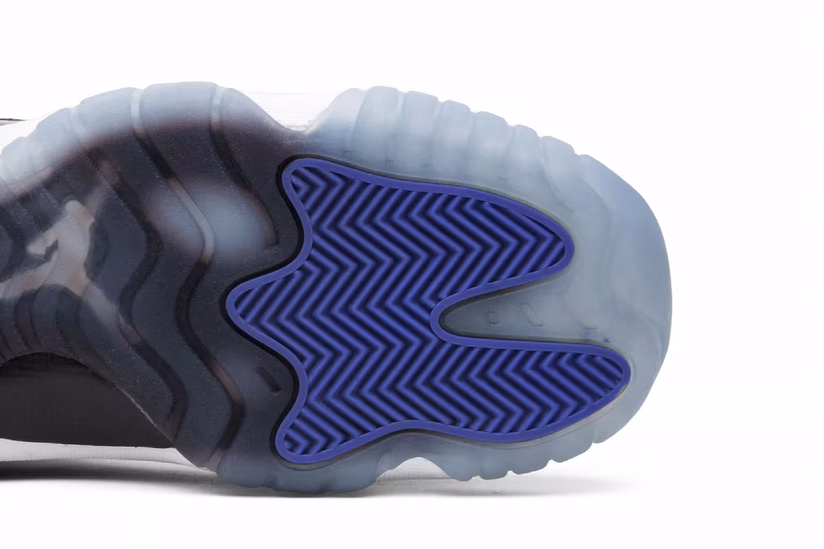 Air Jordan 11 Low BG Concord, view 6