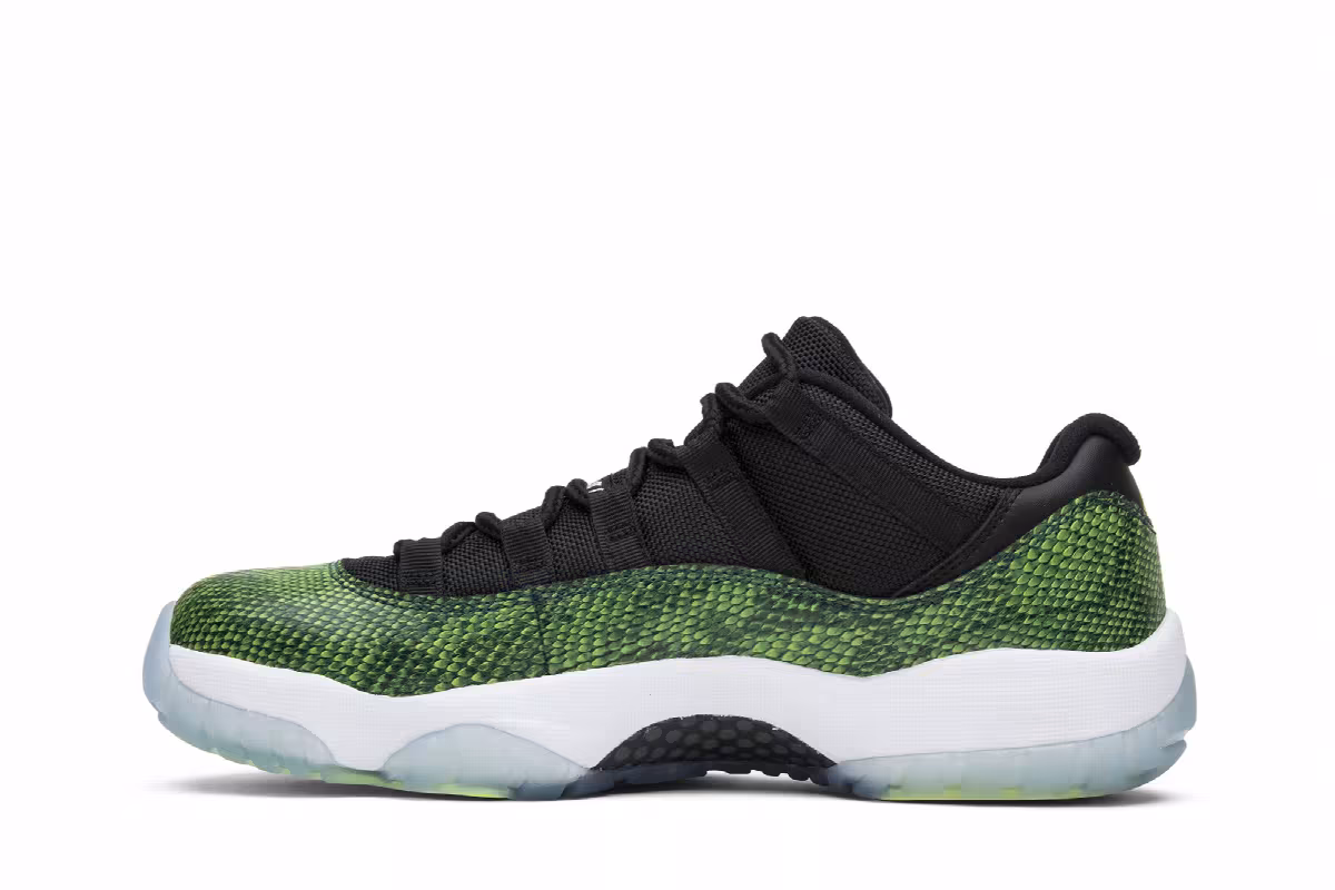 Air Jordan 11 Low Snake, view 4