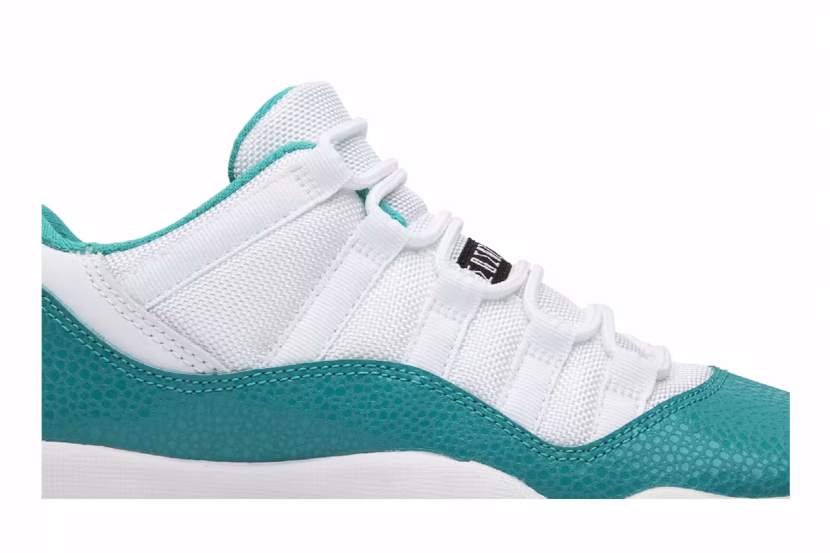 Air Jordan 11 Low GS Aqua Safari, view 3