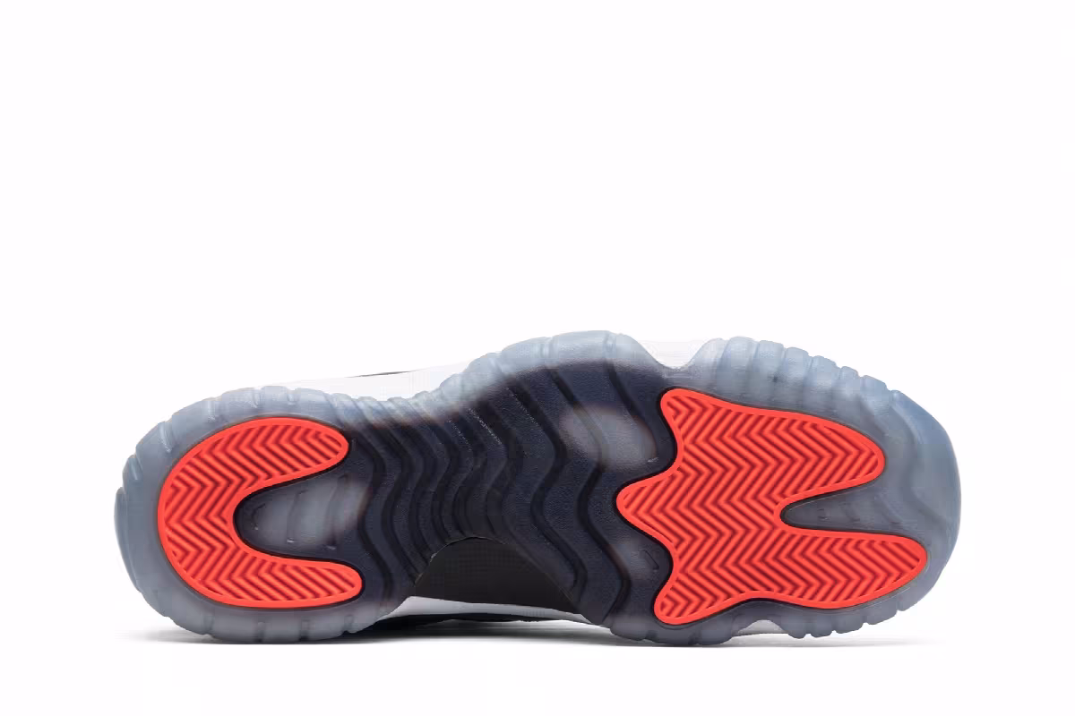Air Jordan 11 Low GS Infrared 23, view 5