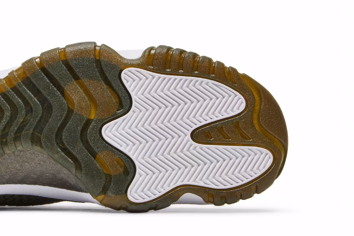 Air Jordan Future Iguana, view 6