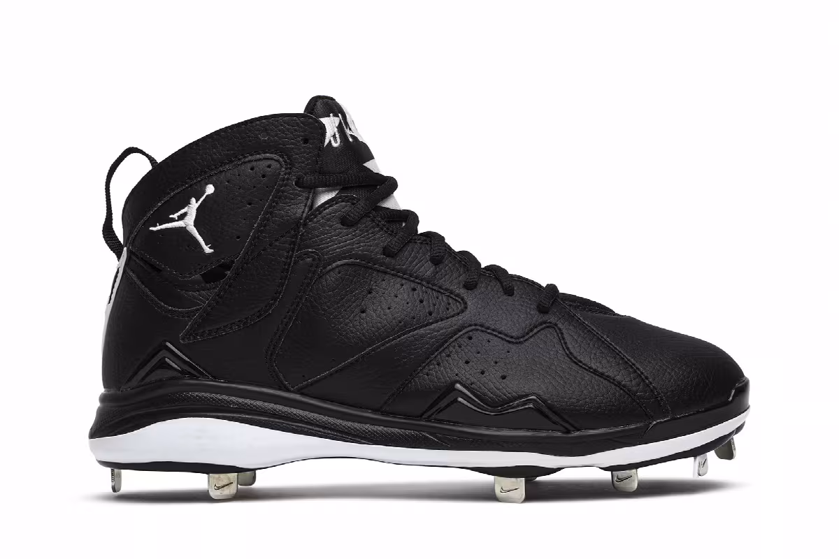 Air Jordan 7 Metal Cleat Oreo, view 2