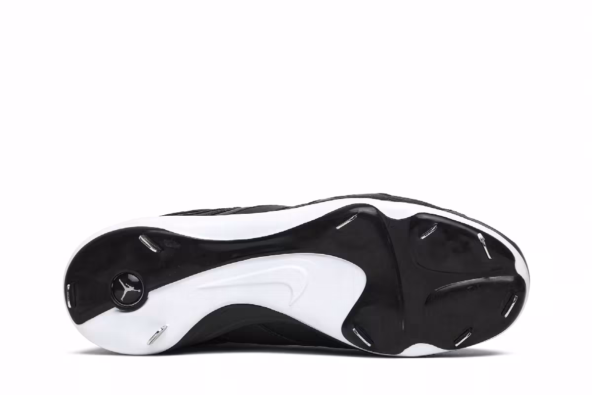 Air Jordan 7 Metal Cleat Oreo, view 5