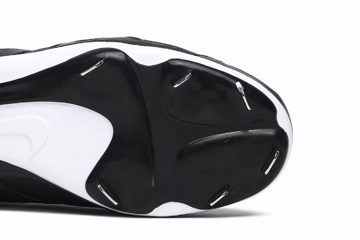 Air Jordan 7 Metal Cleat Oreo, view 6