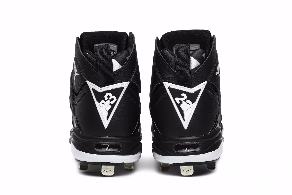 Air Jordan 7 Metal Cleat Oreo, view 7