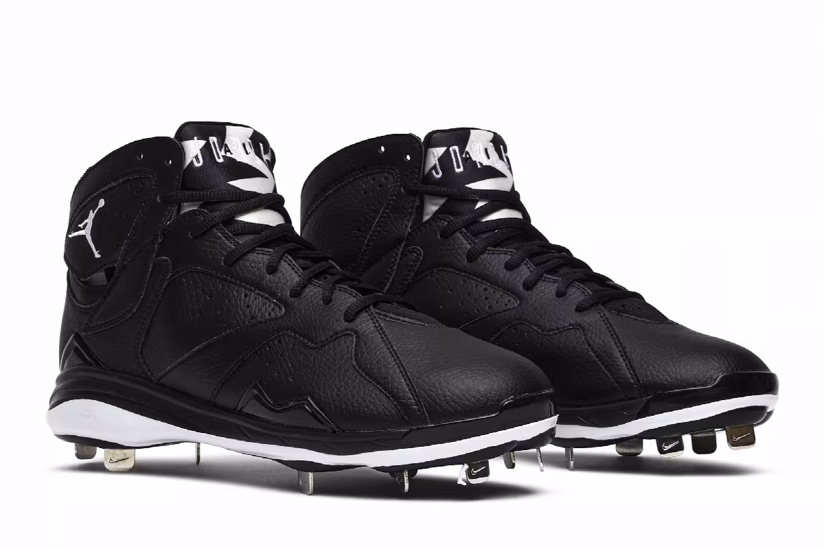 Air Jordan 7 Metal Cleat Oreo, view 9