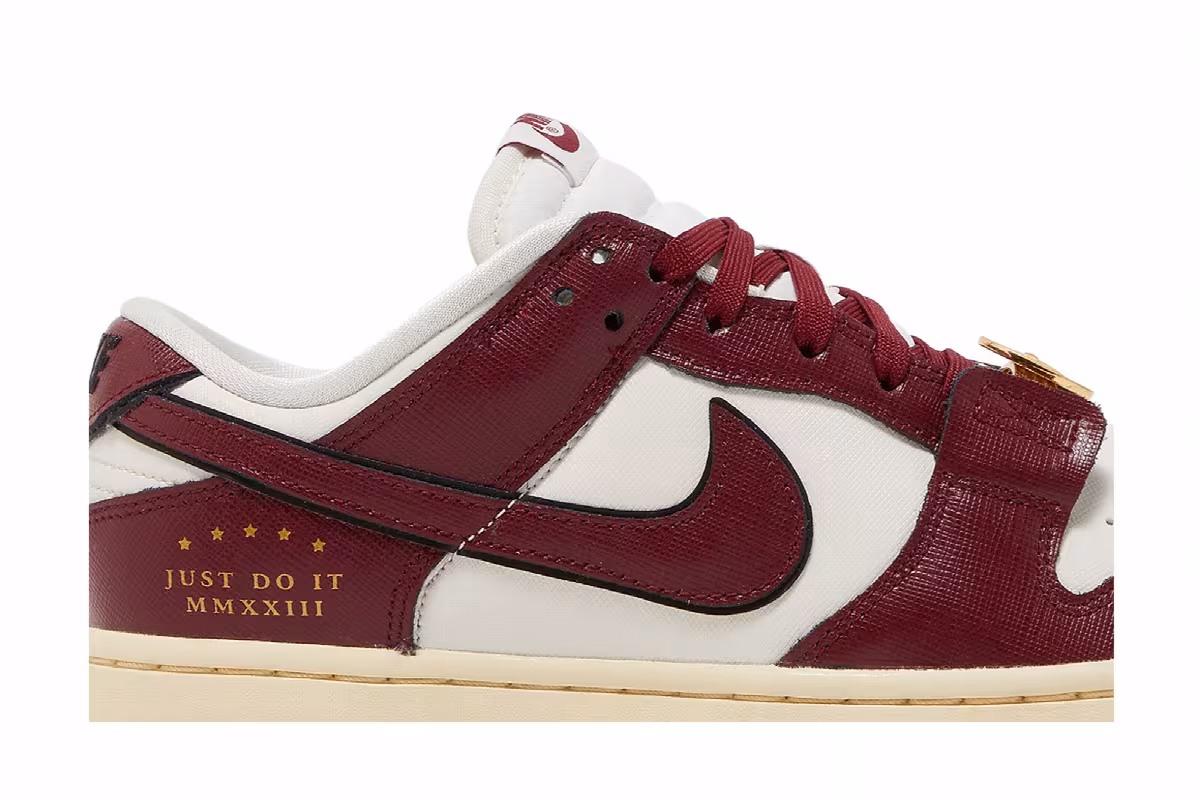 Nike Women's Dunk Low SE Sisterhood - Team Red, view 3