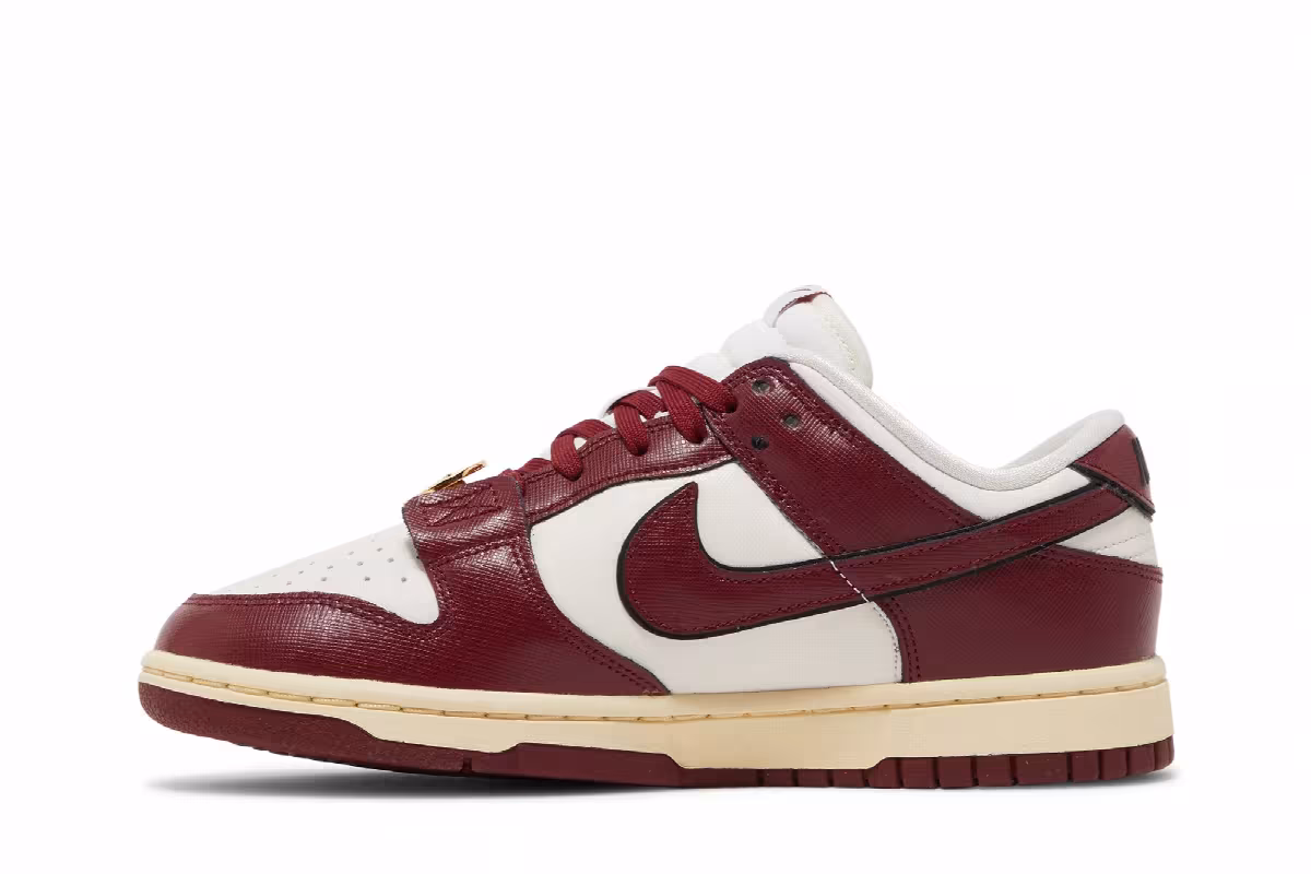 Nike Women's Dunk Low SE Sisterhood - Team Red, view 4