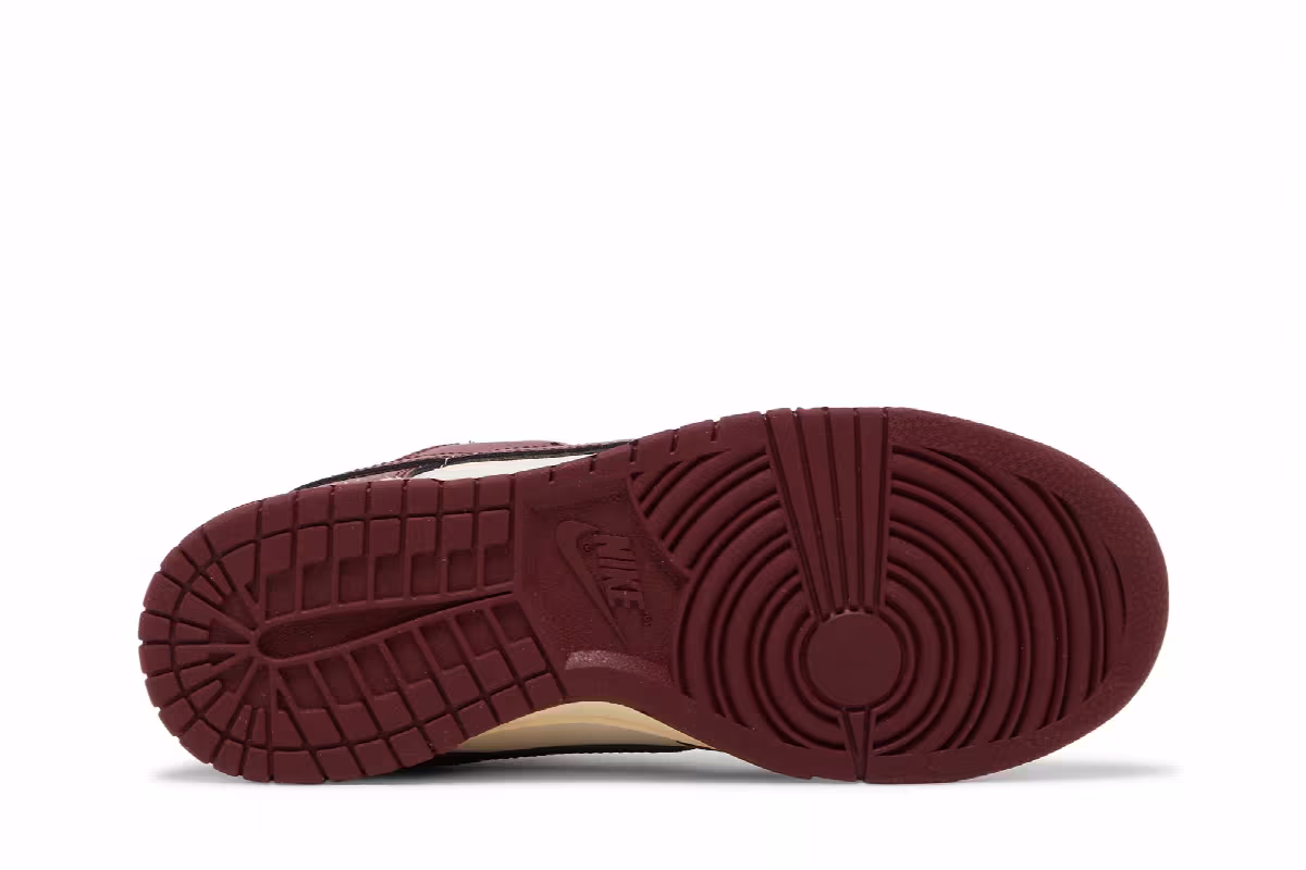 Nike Women's Dunk Low SE Sisterhood - Team Red, view 5