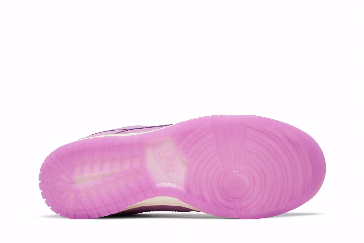 Nike Women's Dunk Low Premium Rush Fuchsia, view 5