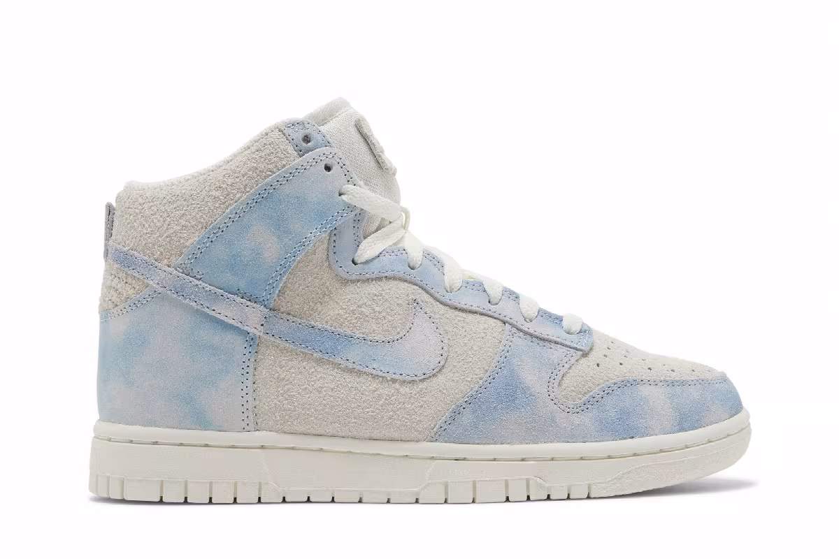 Nike Women's Dunk High SE Clouds, view 2