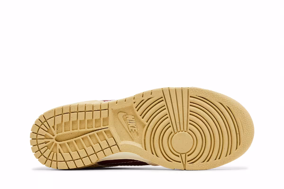 Nike Women's Dunk Low Disrupt 2 Valentine's Day, view 5
